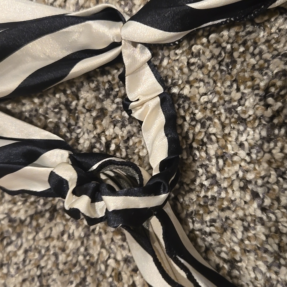Two Head Scarfs - Picture 2 of 3